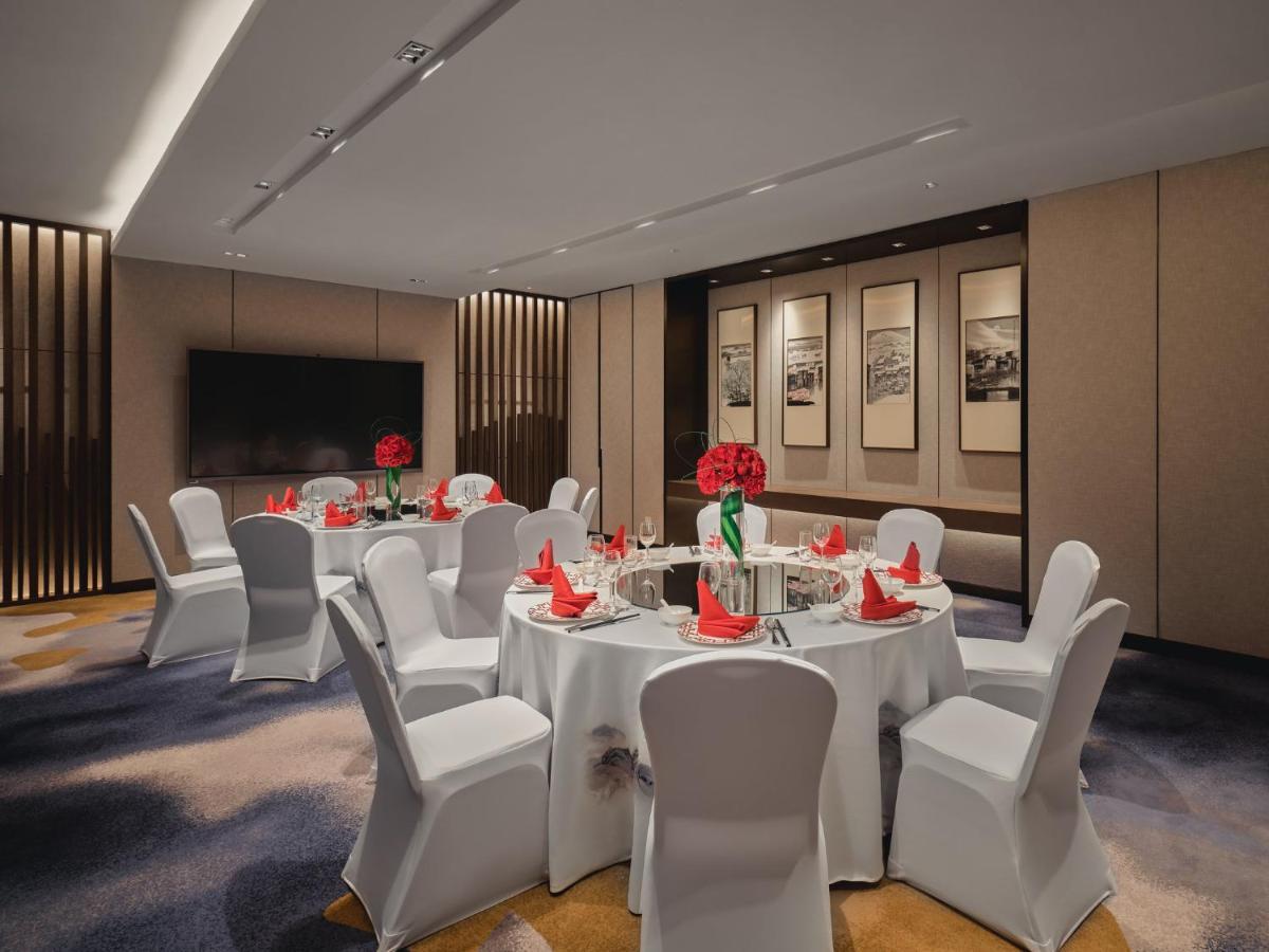 Hualuxe Kunshan Huaqiao By Ihg - F1 Racing Preferred Hotel Kültér fotó