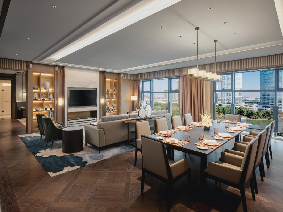 Hualuxe Kunshan Huaqiao By Ihg - F1 Racing Preferred Hotel Kültér fotó