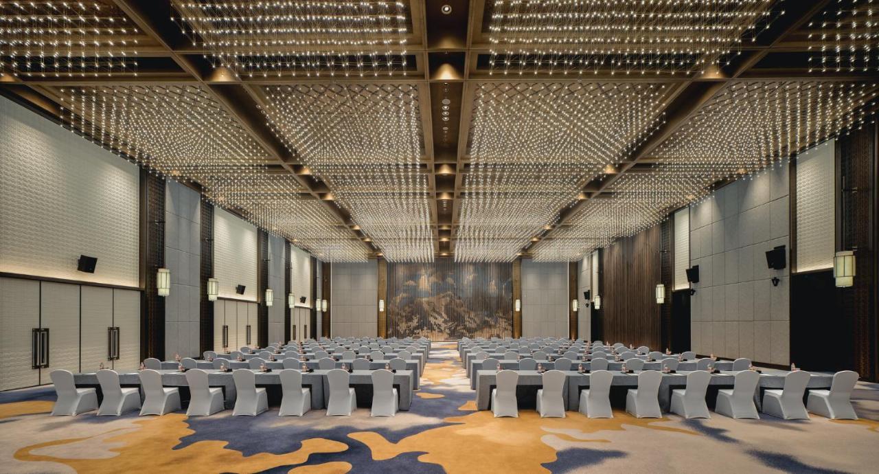 Hualuxe Kunshan Huaqiao By Ihg - F1 Racing Preferred Hotel Kültér fotó